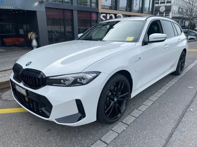 BMW 330e in Weiss