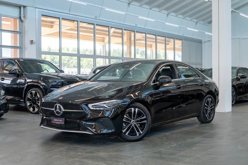 Mercedes-Benz Cla, colore Schwarz