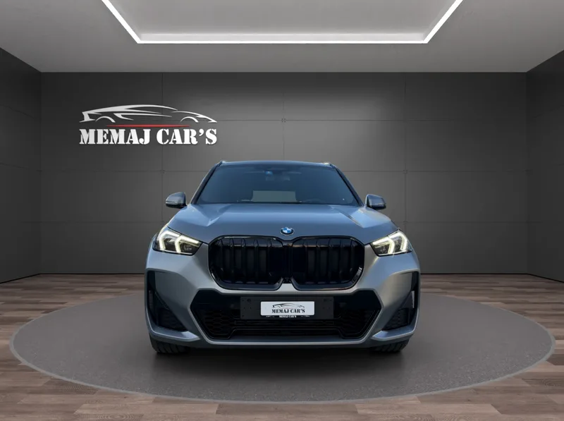 BMW X1 in Grau