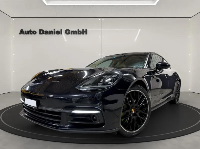 Porsche Panamera in Schwarz