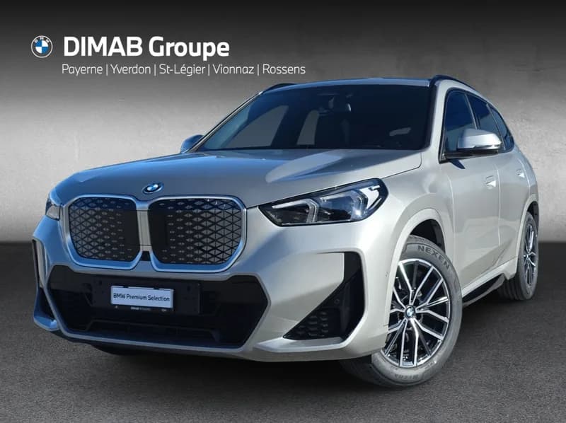 BMW Ix1 in Schwarz